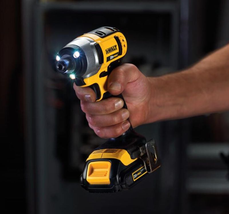 20-Volt MAX Cordless Drill/Impact Combo Kit (2-Tool) with (2) 20-Volt 1.5Ah Batteries, Charger & 6-1/2 in. Circular Saw - Image 2