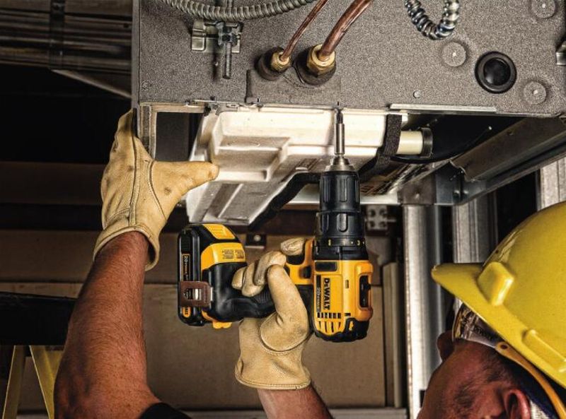 20-Volt MAX Cordless Drill/Impact Combo Kit (2-Tool) with (2) 20-Volt 1.5Ah Batteries, Charger & 1/4 in. Impact Driver - Image 4