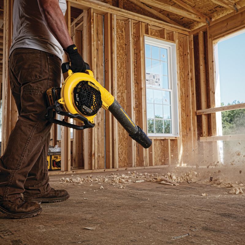 FLEXVOLT 60V MAX HANDHELD BLOWER KIT - Image 4