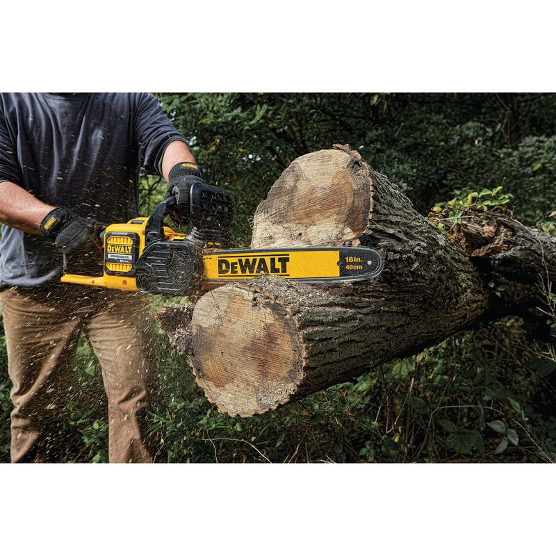 FLEXVOLT 60V MAX BRUSHLESS CHAINSAW KIT - Image 4