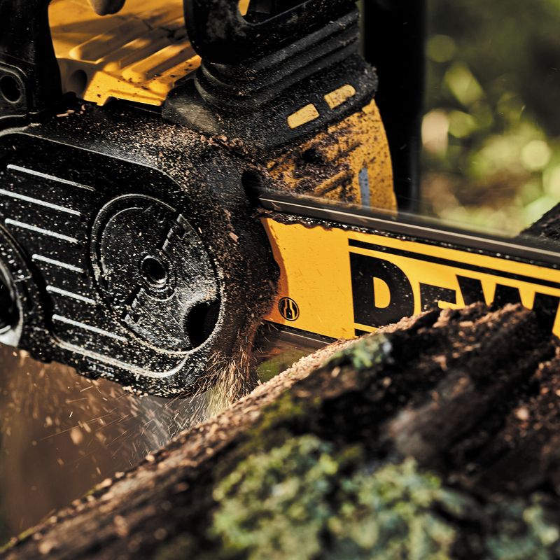 FLEXVOLT 60V MAX BRUSHLESS CHAINSAW KIT - Image 5