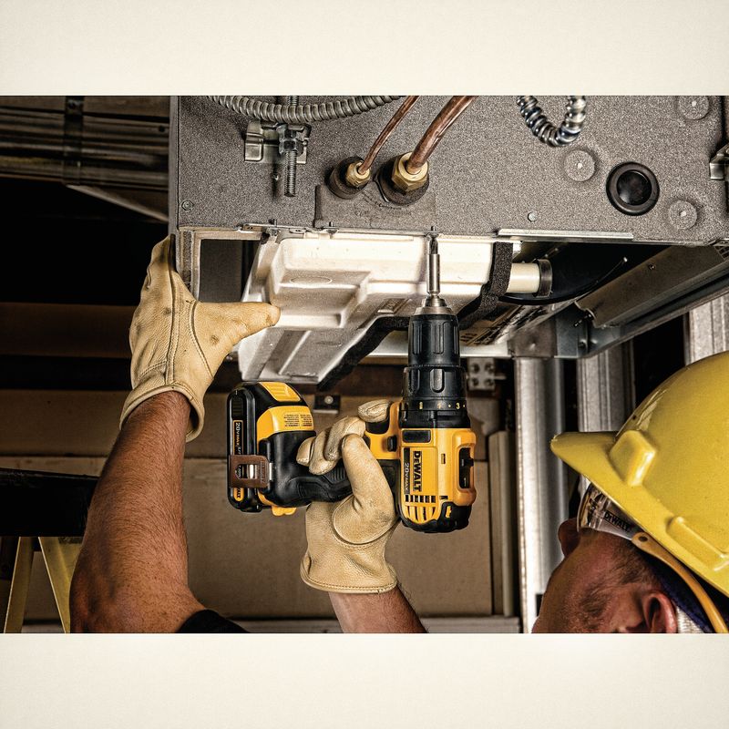 20V MAX Lithium Ion Compact Drill / Driver Kit (1.5 Ah) - Image 4